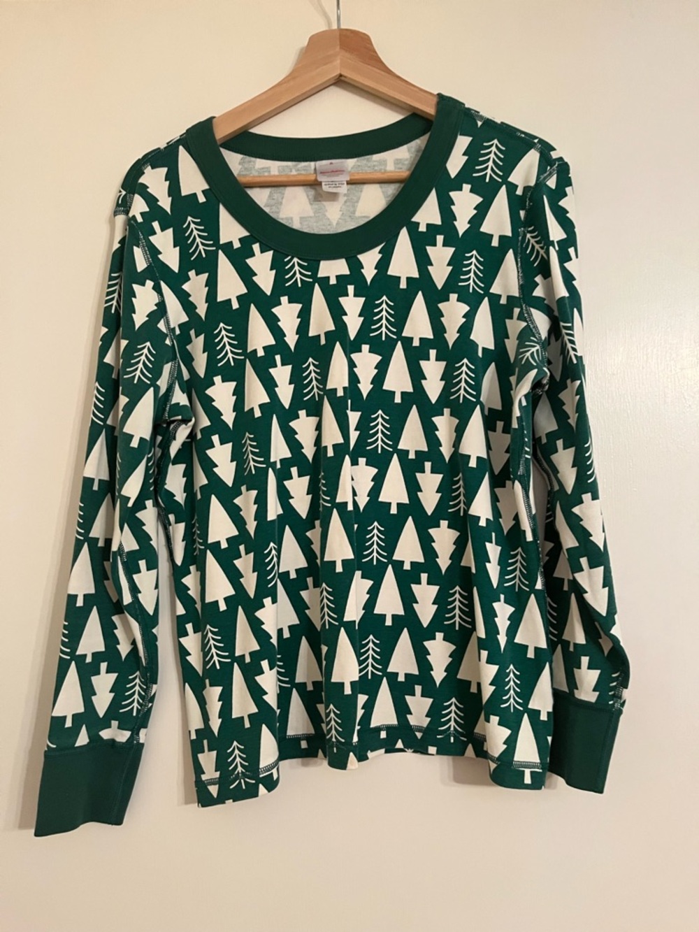 Hanna Andersson Holiday Tree-Print Pajama Top